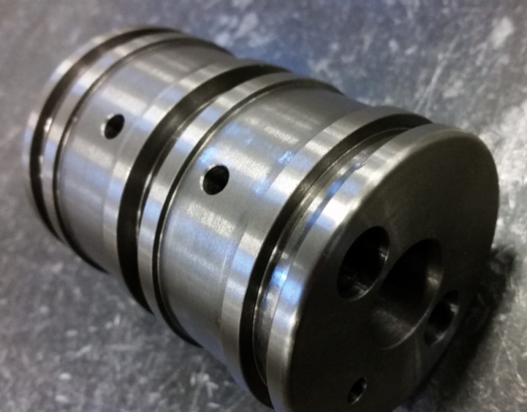 Hydraulic cylinder piston